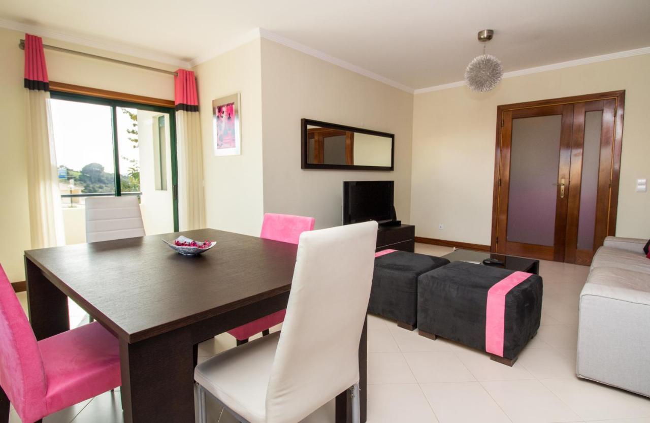 Family Apartment - Pool And Garden & Playground & Beach & 알부페이라 외부 사진