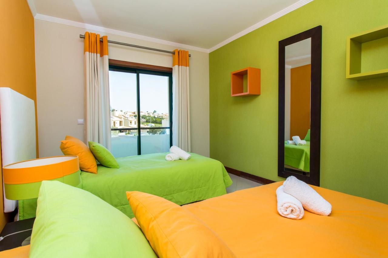Family Apartment - Pool And Garden & Playground & Beach & 알부페이라 외부 사진