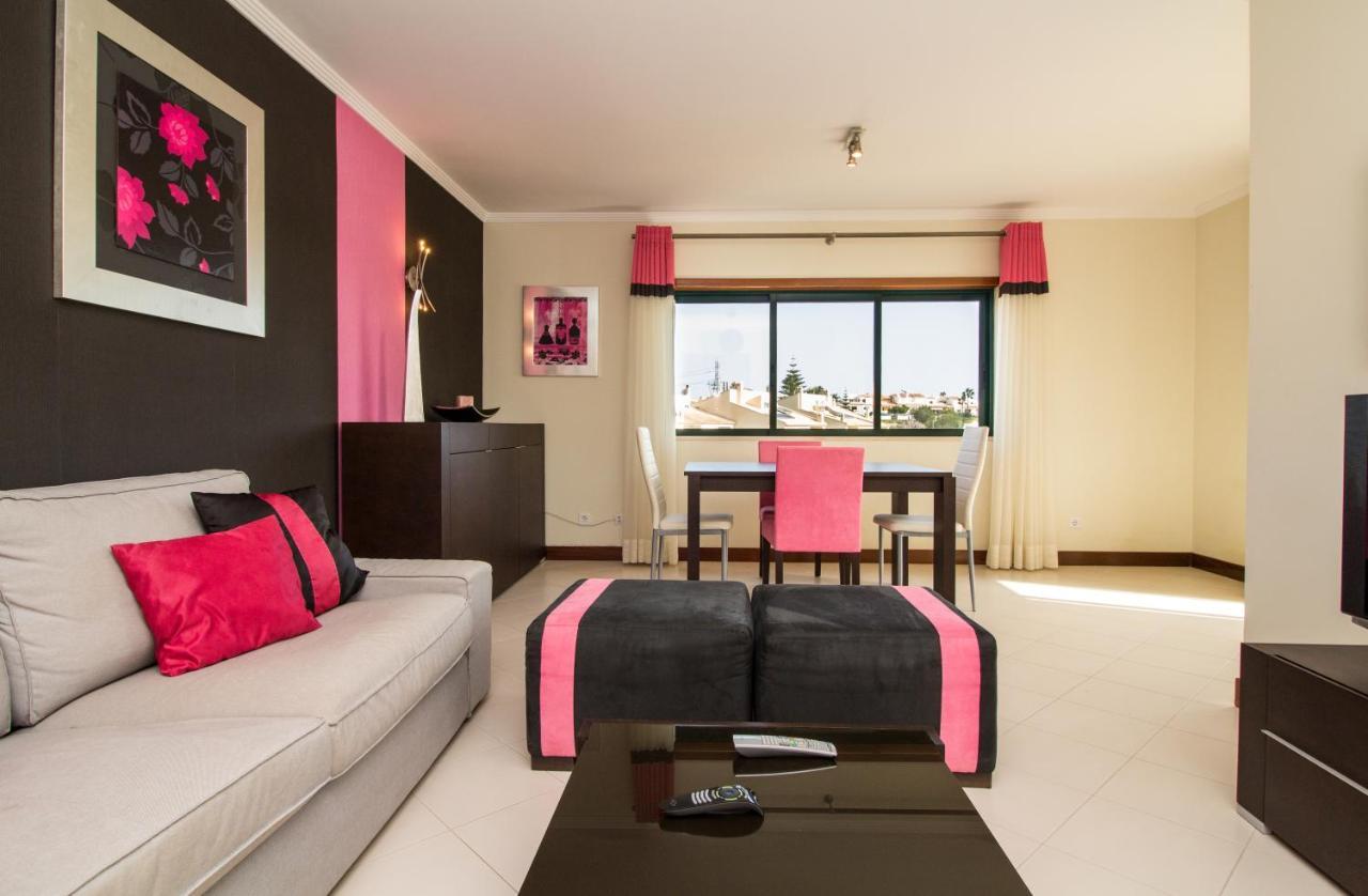 Family Apartment - Pool And Garden & Playground & Beach & 알부페이라 외부 사진