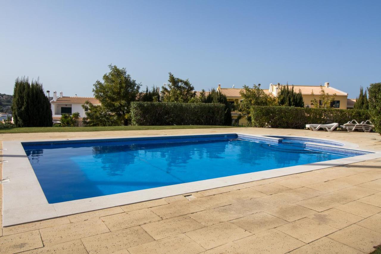 Family Apartment - Pool And Garden & Playground & Beach & 알부페이라 외부 사진
